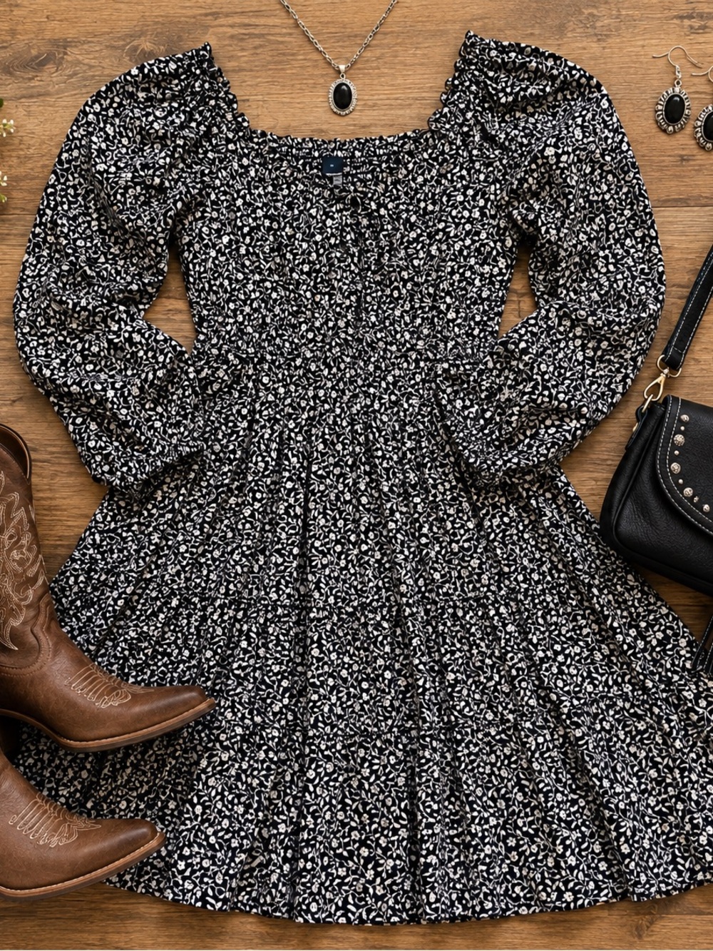 Old Navy Black & White Floral Smocked Waist Long Sleeve Dress